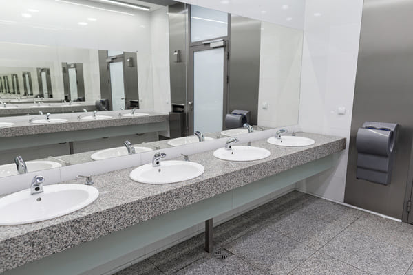 wc w galerii handlowej